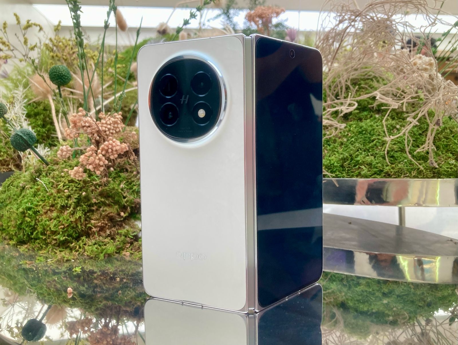 OPPO Find N5 Hadirkan Pengalaman Multitasking Seperti PC