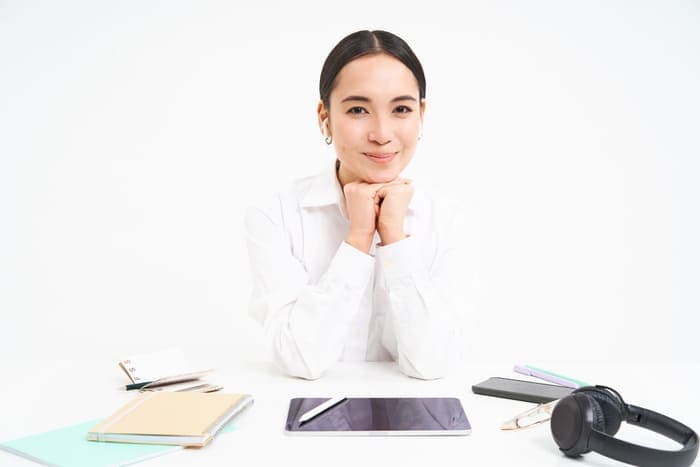 Bagaimana Kecerdasan Buatan Dapat Menggantikan Peran Akuntan Manajemen dalam Perusahaan Teknologi Ini?