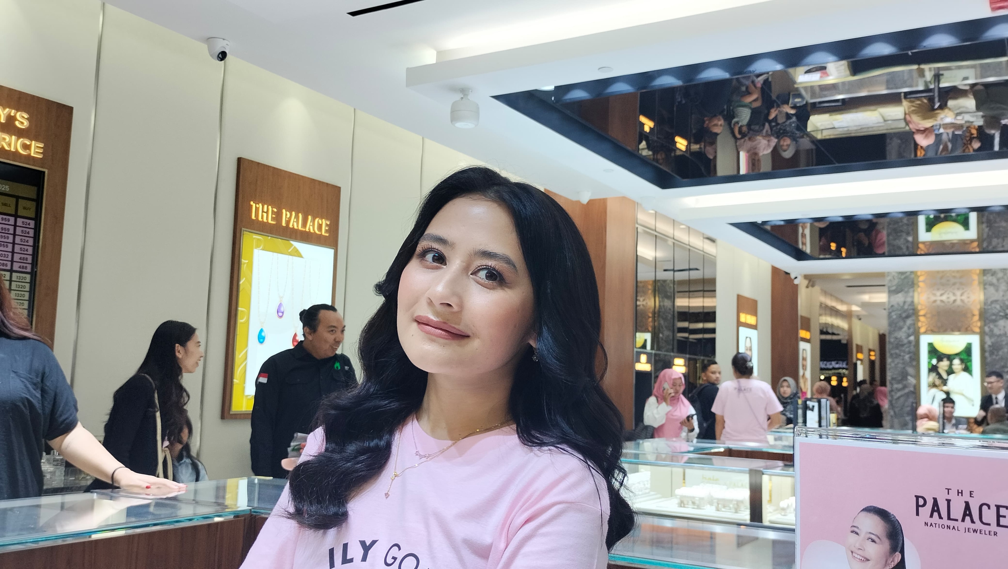 Prilly Latuconsina Soroti Kerusakan Lingkungan Pemicu Bencana di Sumatera