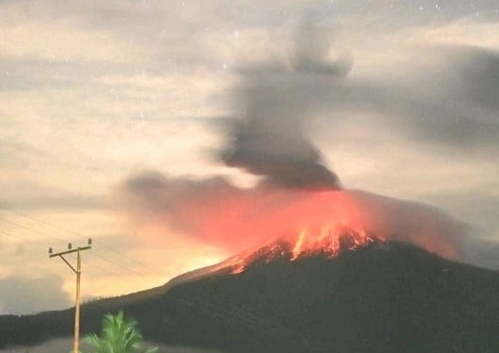 Gunung Lewotobi Laki-laki Meletus Hebat, Warga Diimbau Tetap Tenang dan Waspada