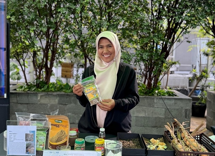 Ema Suranta, Sosok Kartini Penggerak Lingkungan dari Sampah Bukit Berlian