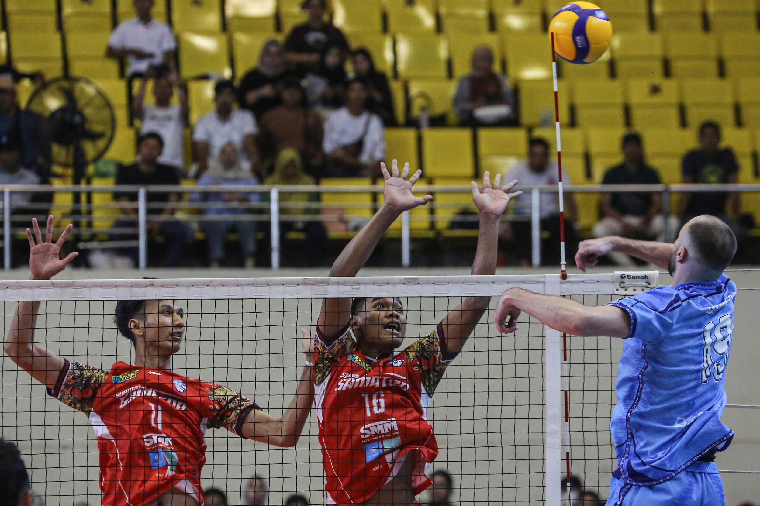 Proliga 2025: Sumsel Babel Peringkat 2 Final Four Usai Kalahkan Samator, Bayangi Lavani di Puncak