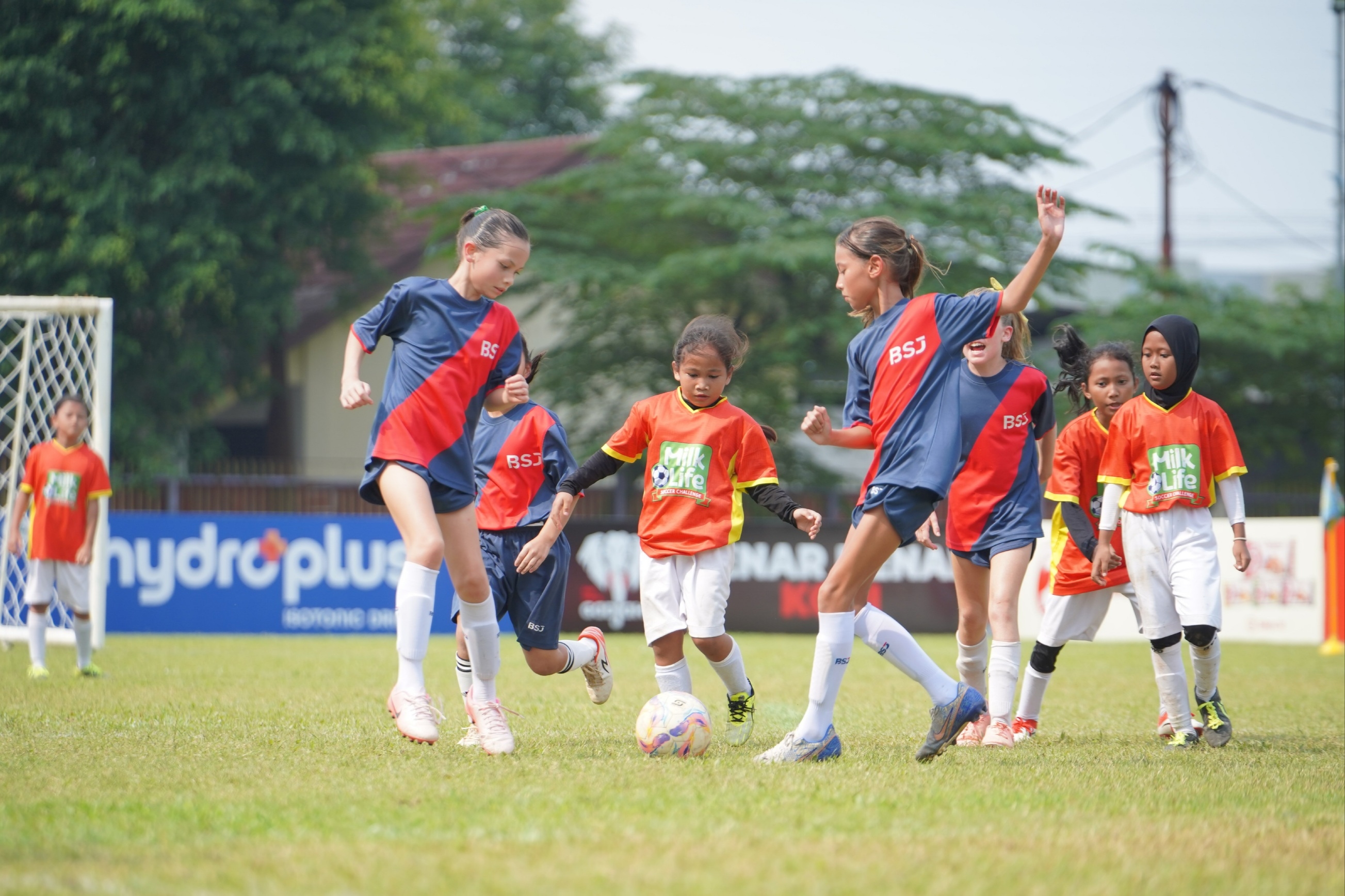 Sebanyak 963 Peserta dari 54 SD/MI Ramaikan Milklife Soccer Challenge-Tangerang 2025