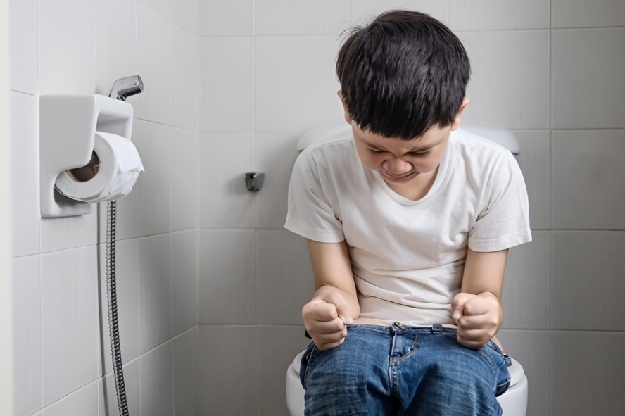 Kenali Penyebab Ambeien pada Anak, PAFI Berikan Solusi Pengobatan