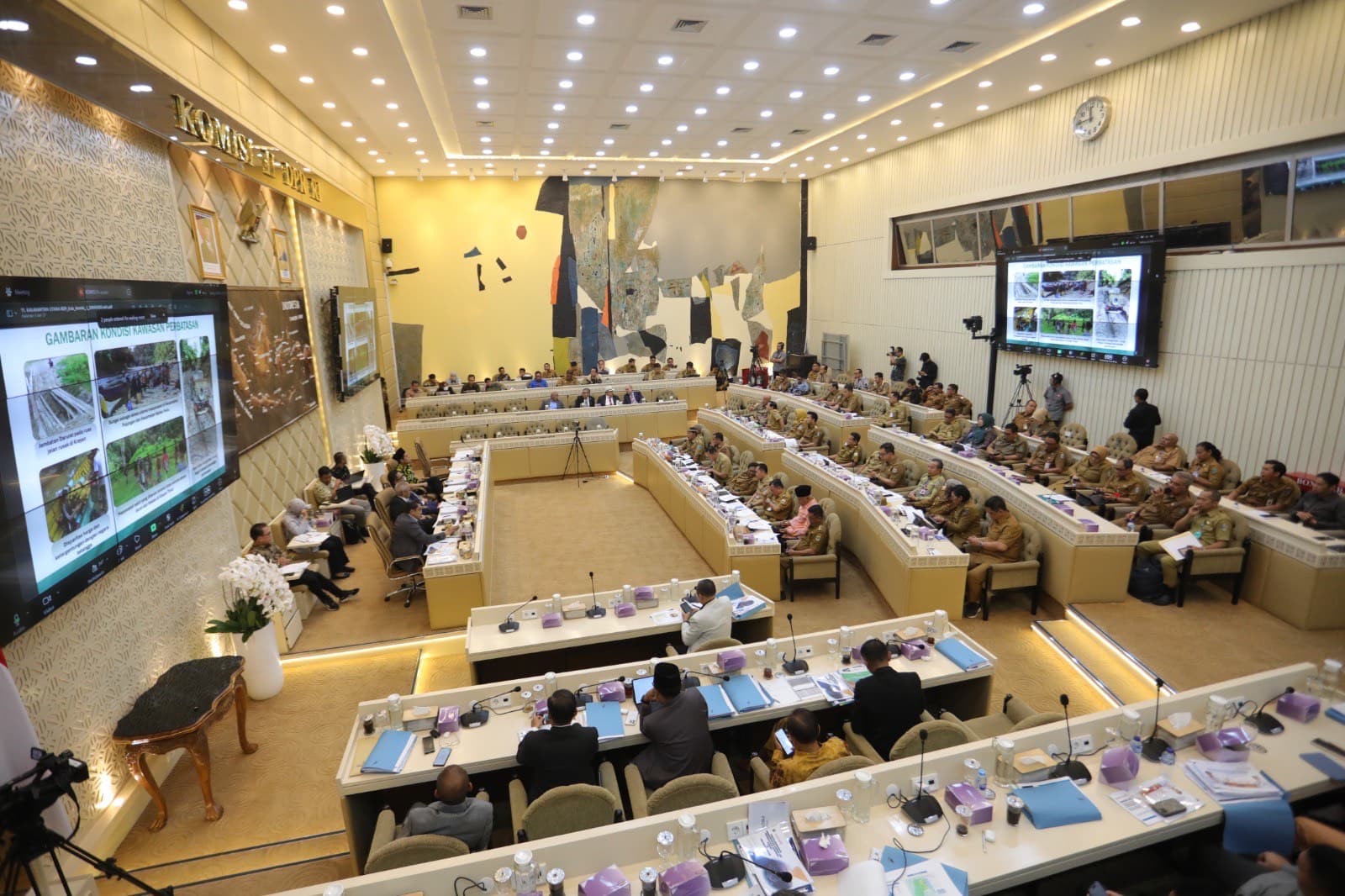 Kemendagri: Pengangkatan CPNS Paling Lambat Juni 2025, PPPK Oktober 2025