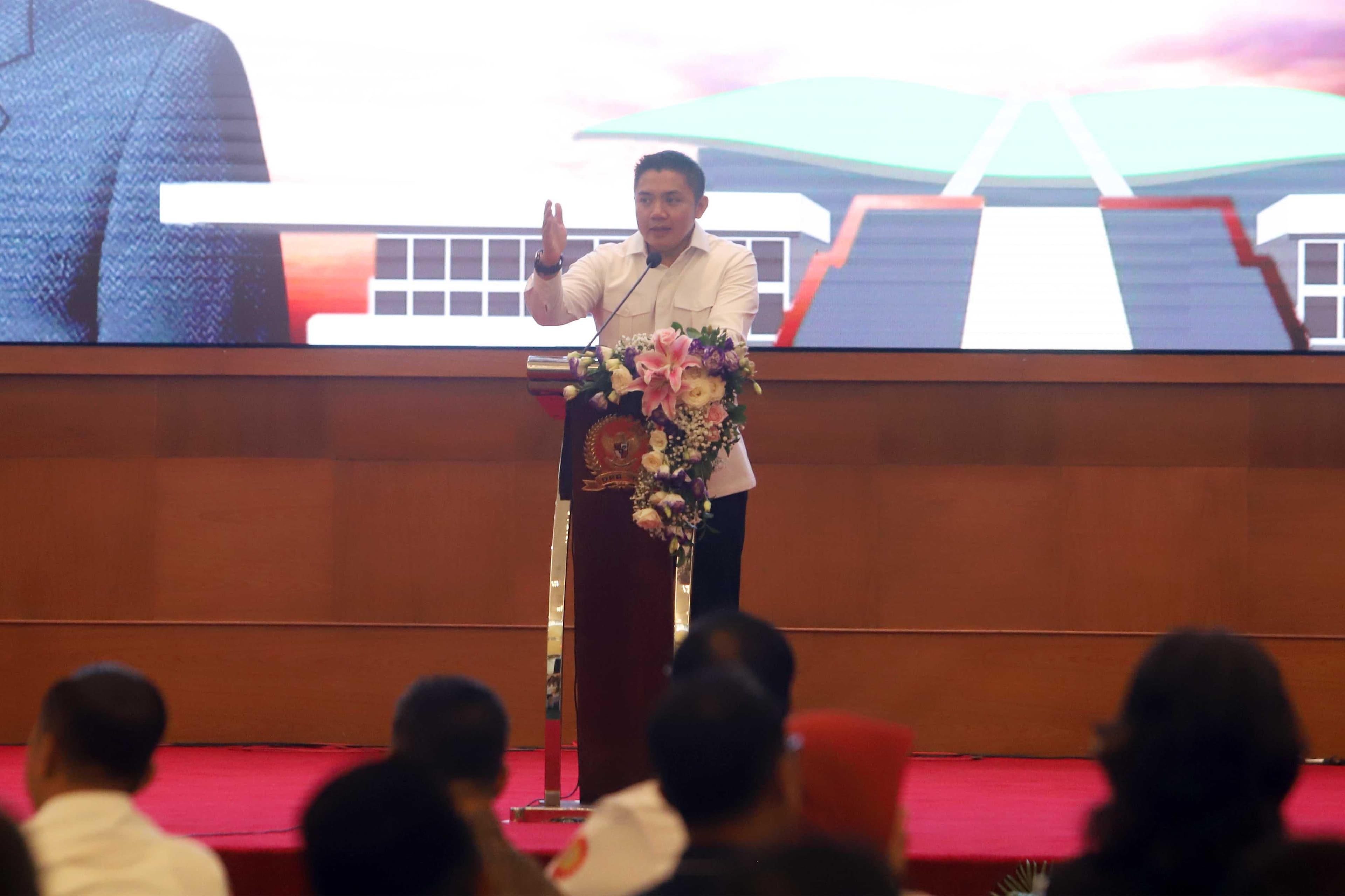 Hari Guru Nasional, Seskab Teddy Tegaskan Komitmen Pemerintah Tingkatkan Kesejahteraan Guru