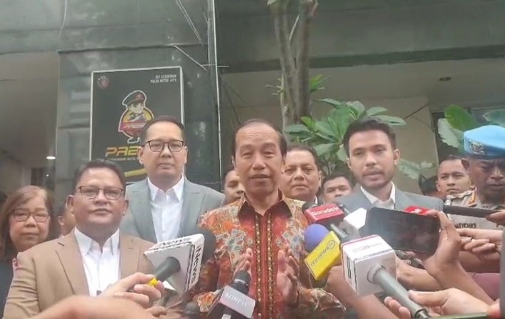 Jokowi Tunjukkan Ijazah SD hingga UGM, Kuasa Hukum Sebut Proses Penyidikan Terus Berlanjut