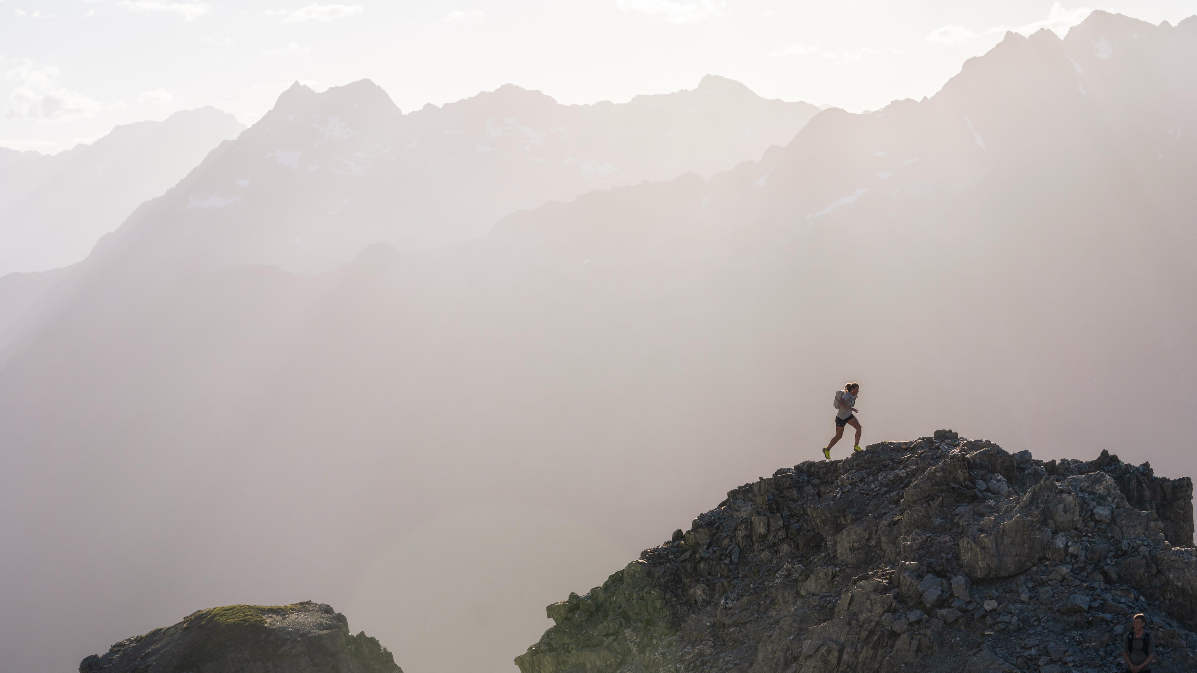 Ambil Langkah Hukum, Arc'teryx Tegaskan Merek Outdoor di Indonesia Tidak Resmi
