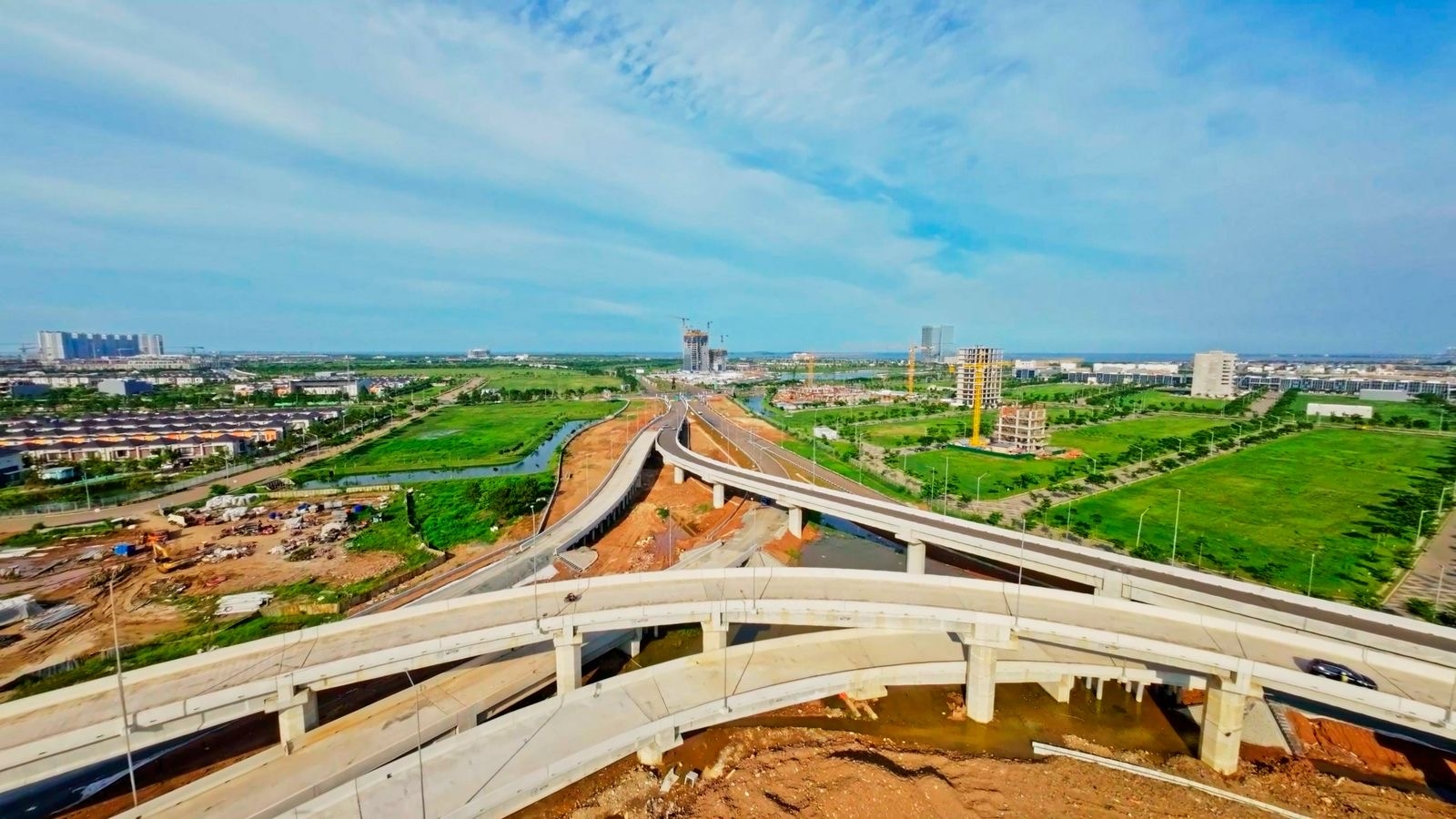 Proyek Tol Kataraja Bikin Saham PANI Makin Seksi, Potensi Naik 59 Persen