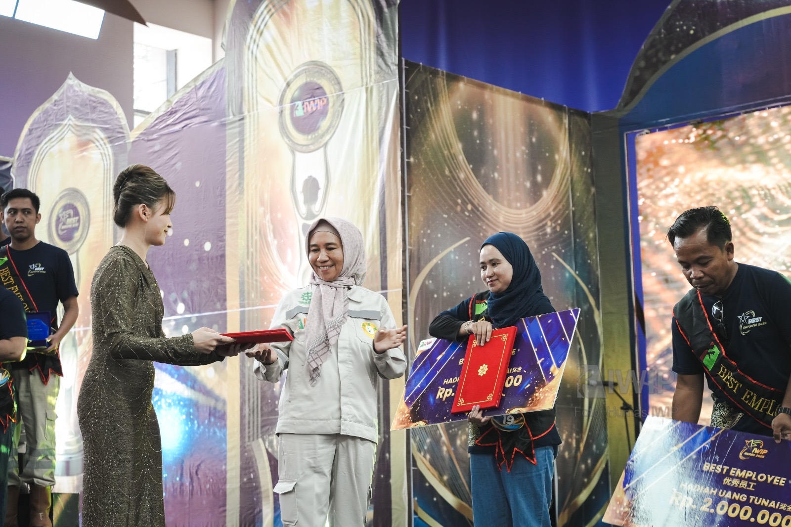 IWIP Beri Apresiasi kepada 476 Karyawan Terbaik di Hari Buruh Sedunia