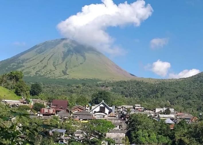 19 Kali Gempa Vulkanik Dangkal Guncang Gunung Lokon