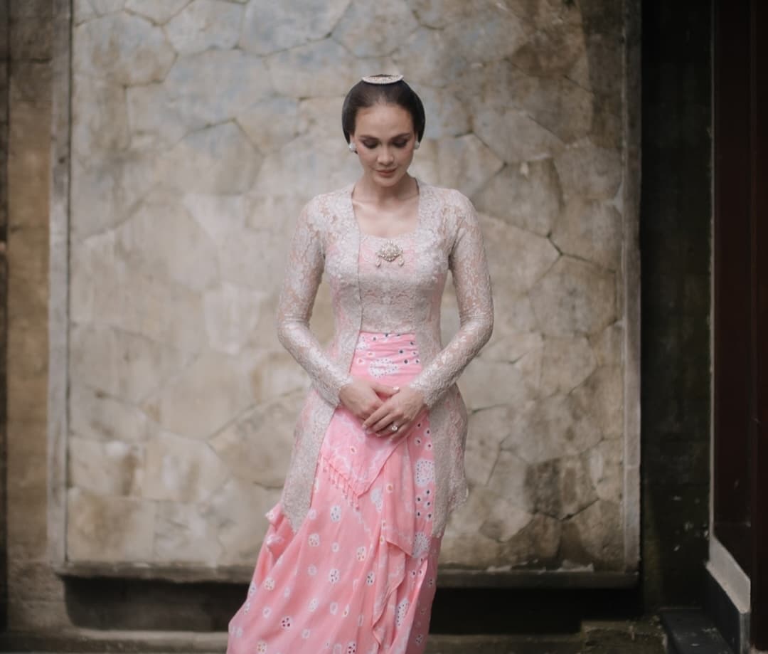 Setelah Raline Shah, Luna Maya Serahkan Gelar Queen of Jomblo ke Ivan Gunawan