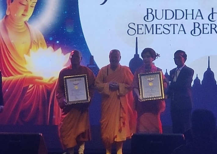 Perayaan Waisak Oleh Ekayana Education Group Catat Dua Rekor MURI untuk Praktik Mindfulness Terbesar di Indonesia
