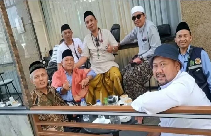 Warganet Kecewa Bupati Gresik Bisa Jadi Petugas Haji Daerah Tahun 2025