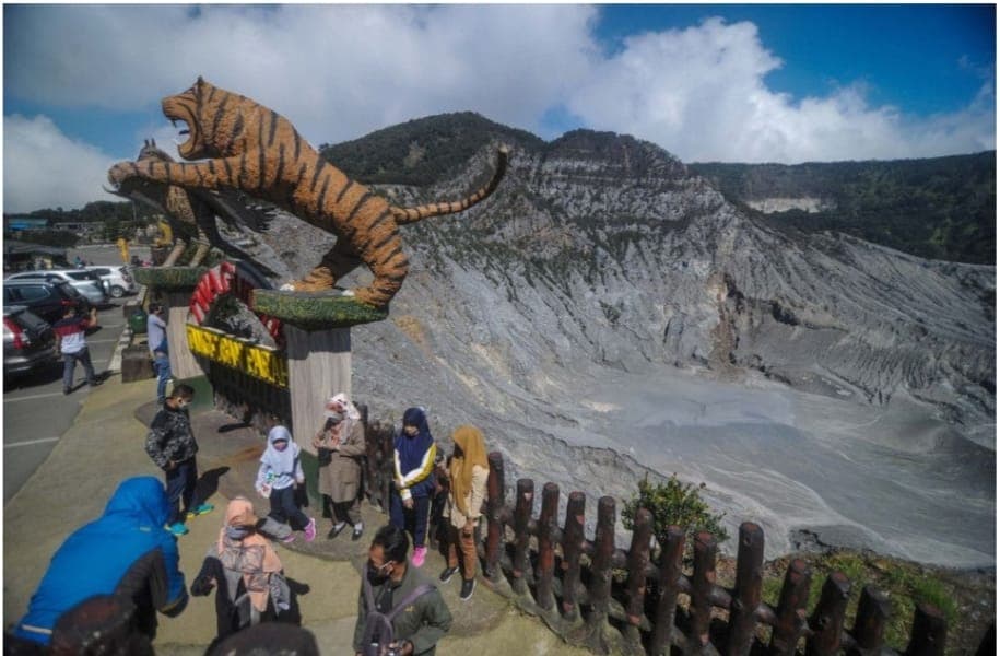 Jelajahi Keajaiban Bandung, Armada Bus Favorit Ini Siap Antar Kamu Buat Healing