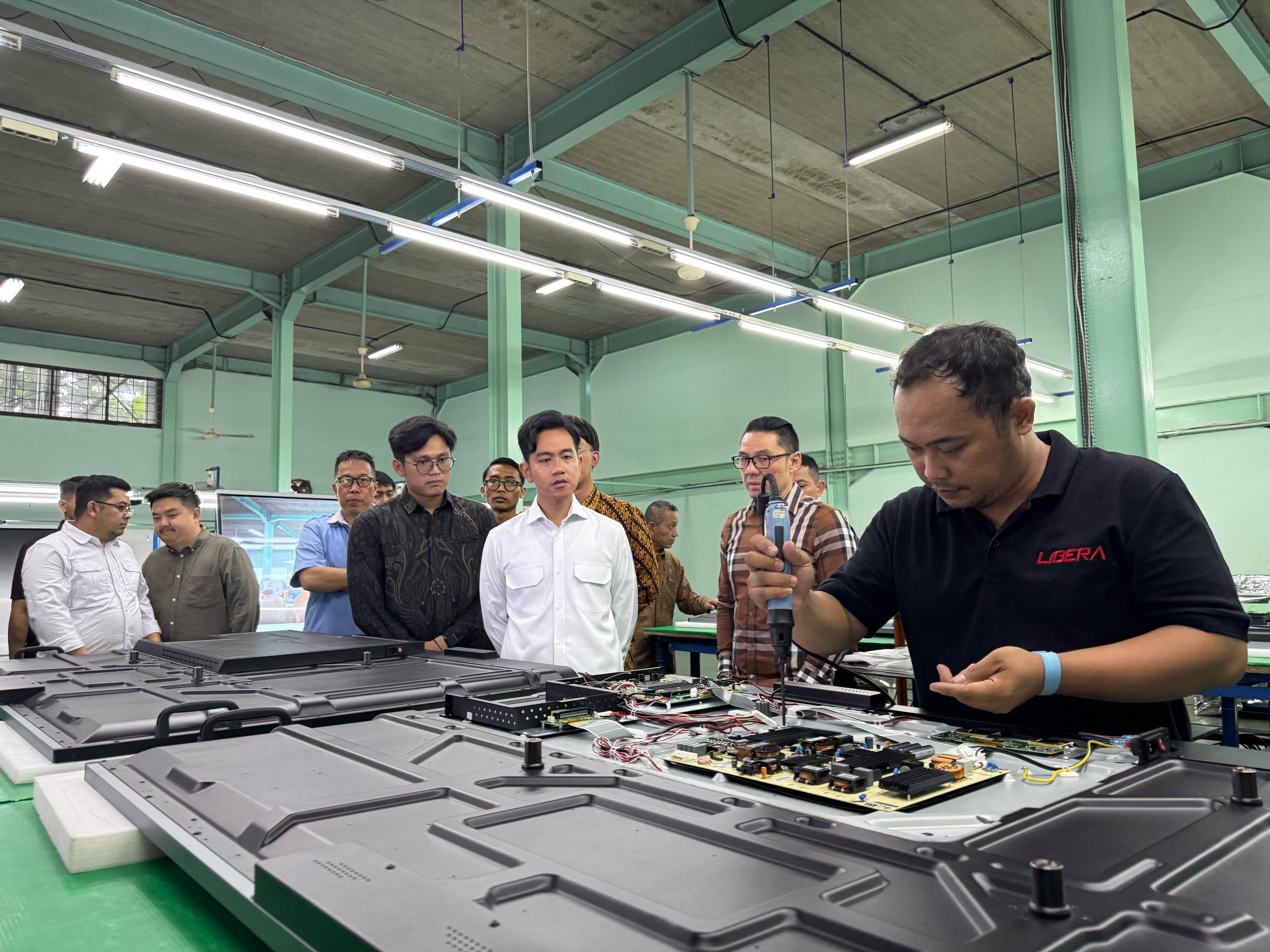 Pemerintah Gencarkan Penggunaan Produk Dalam Negeri Demi Perkuat Ekonomi Nasional