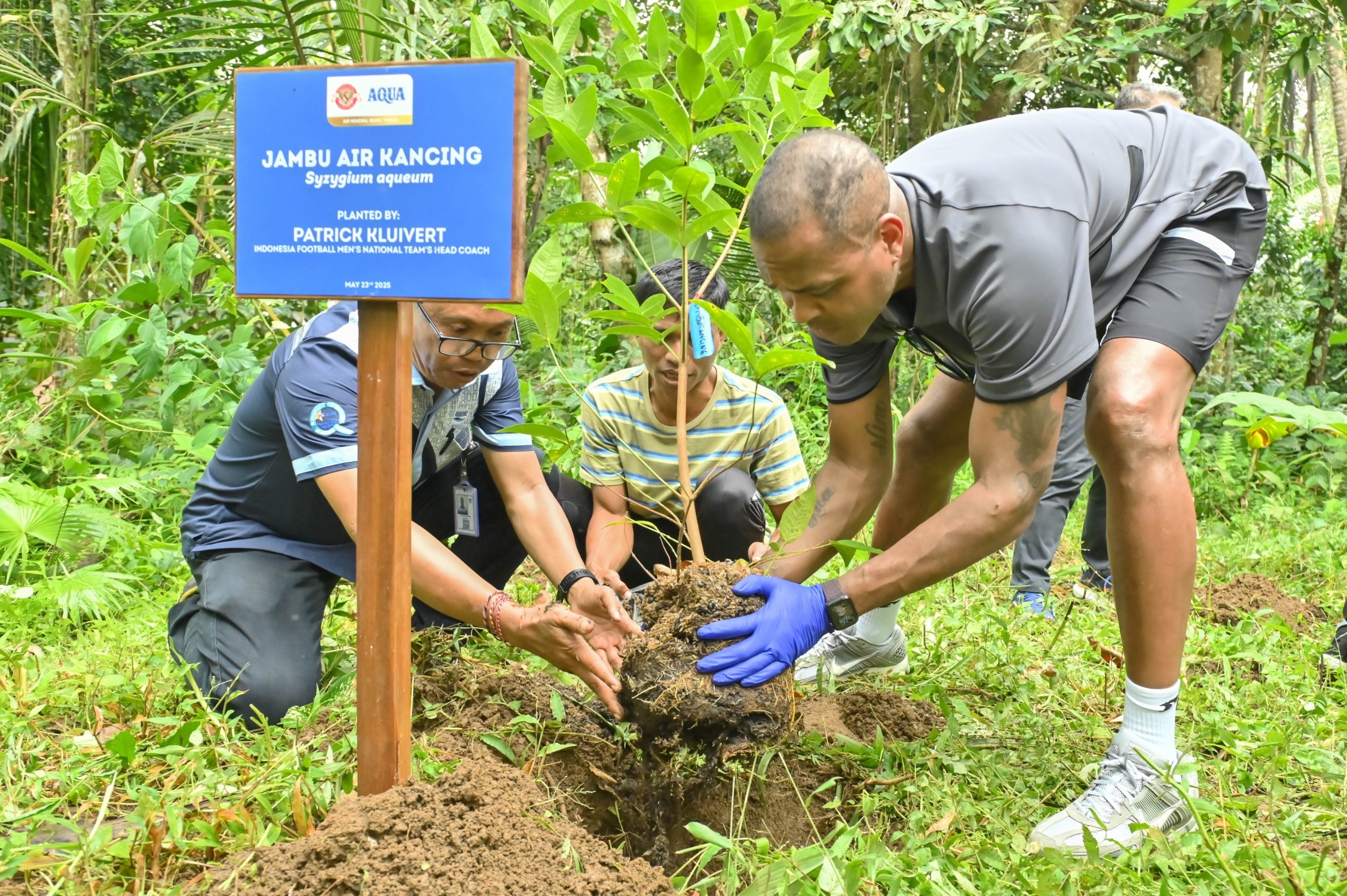 AQUA Perkuat Komitmen Bersama Timnas Indonesia Lewat Dukungan Hidrasi dan Konservasi Lingkungan