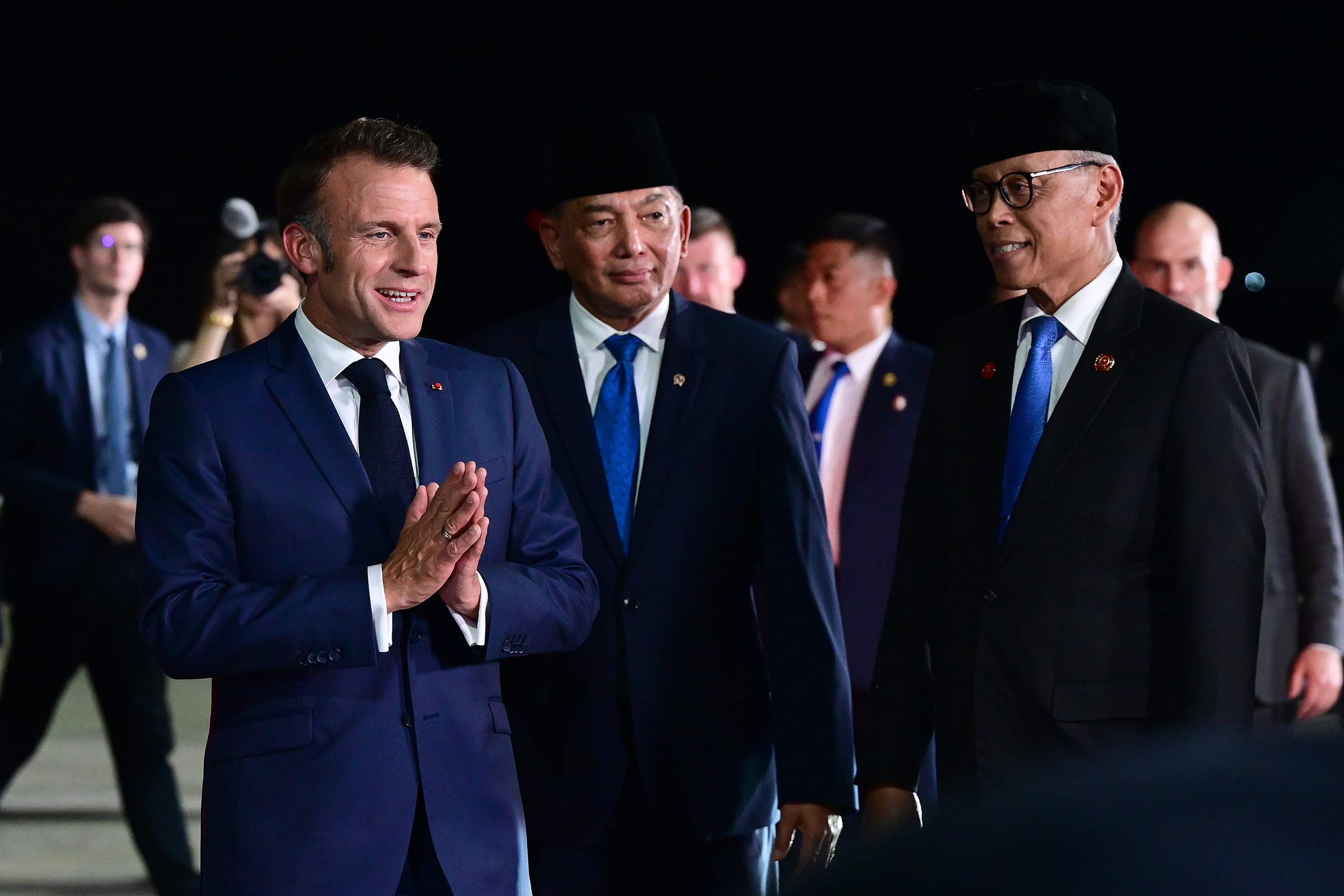 Tiba di Jakarta, Presiden Macron Tegaskan Hubungan Indonesia-Prancis Sangat Strategis