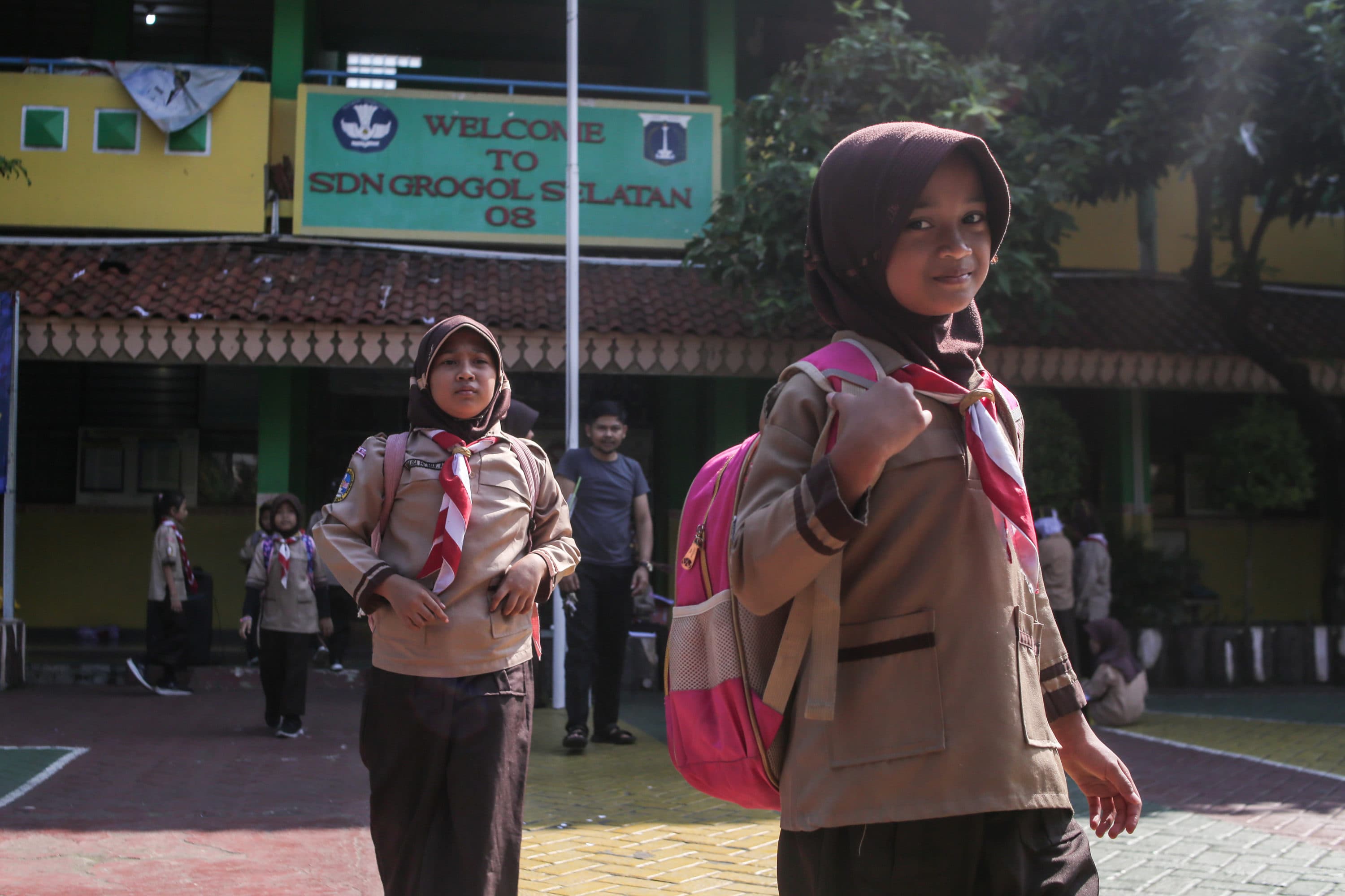Bapak Ibu Guru yang Bersemangat, Bagaimana Kita Dapat Membuat Lingkungan Sekolah Menjadi Lebih Sejahtera?