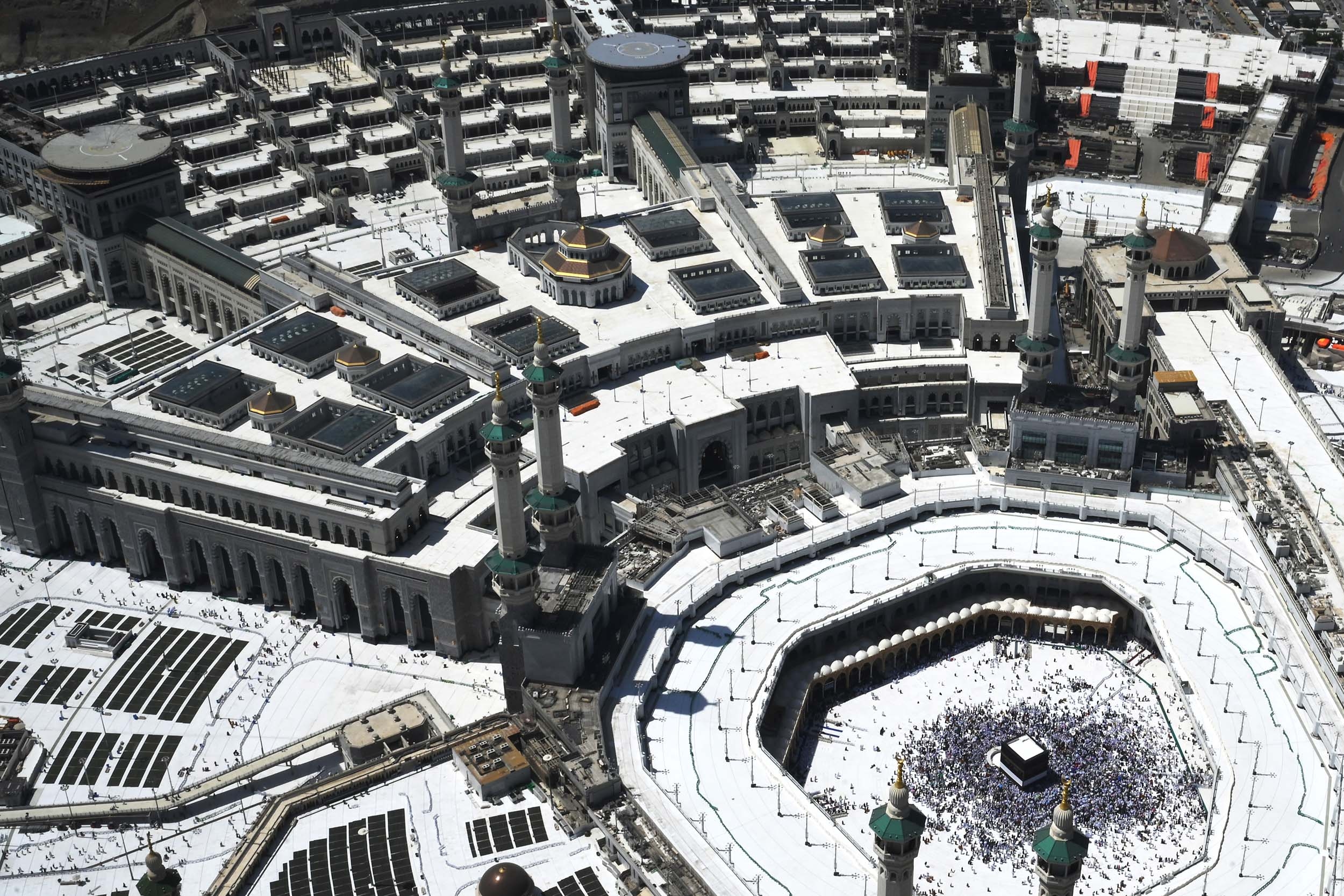 Arab Saudi Siaga, Hujan Deras Diprediksi Guyur Makkah hingga Riyadh