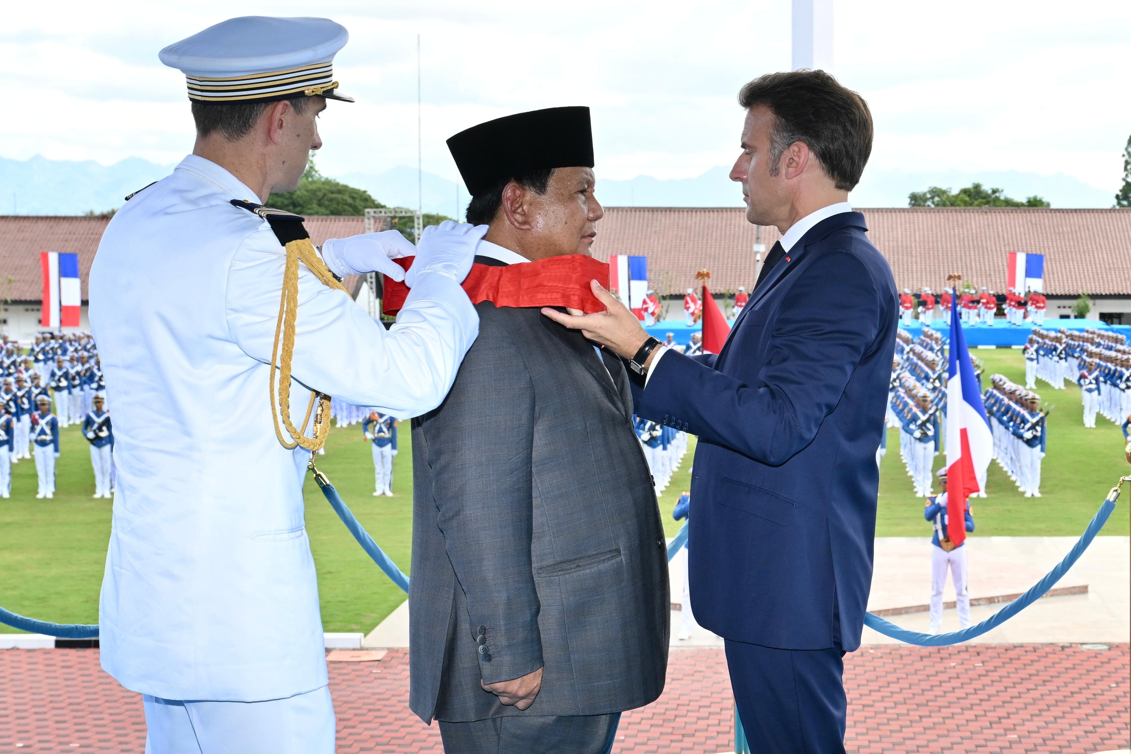 Prabowo Dianugerahi Grand Croix de la Légion d'Honneur oleh Presiden Macron