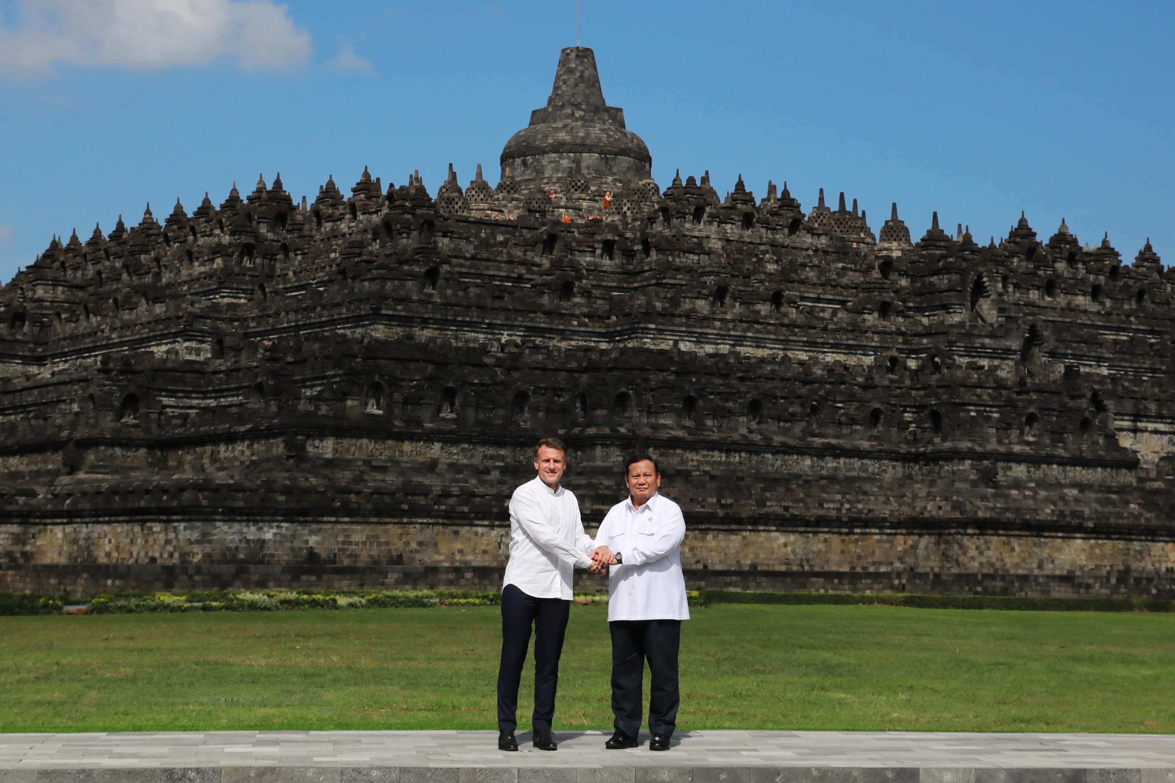 Macron Kagum Lihat Candi Borobudur: Adikarya Spiritual Arsitektur