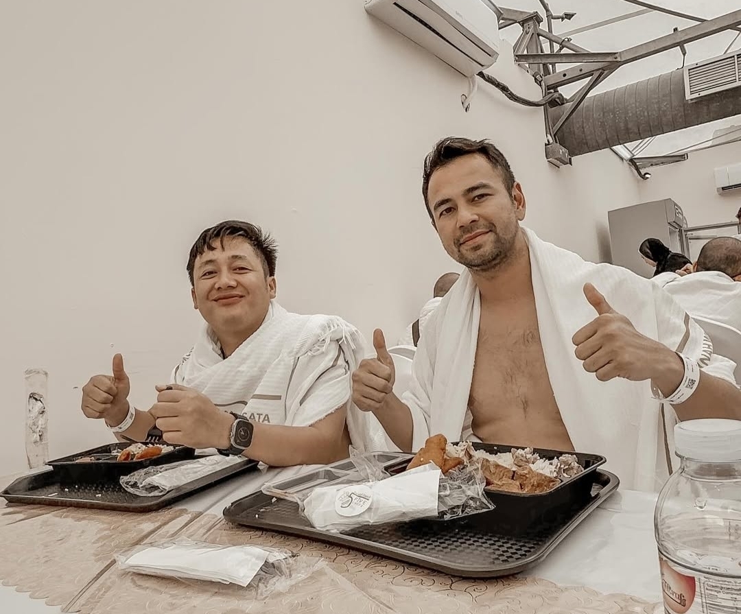 Raffi Ahmad Kembali Tuai Pujian, Berangkatkan Haji Sang Manajer