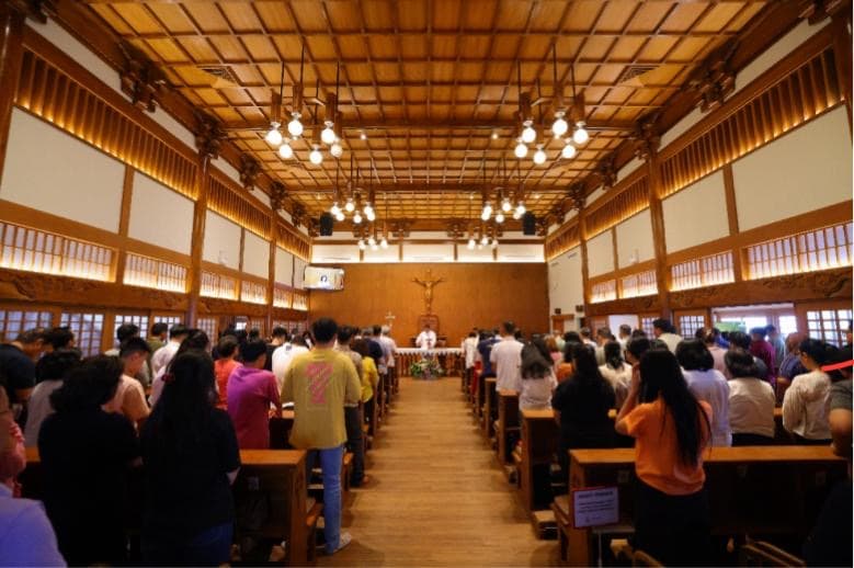 Sukacita dan Doa Menyelimuti Misa Kenaikan Tuhan di Kapel Akita PIK2