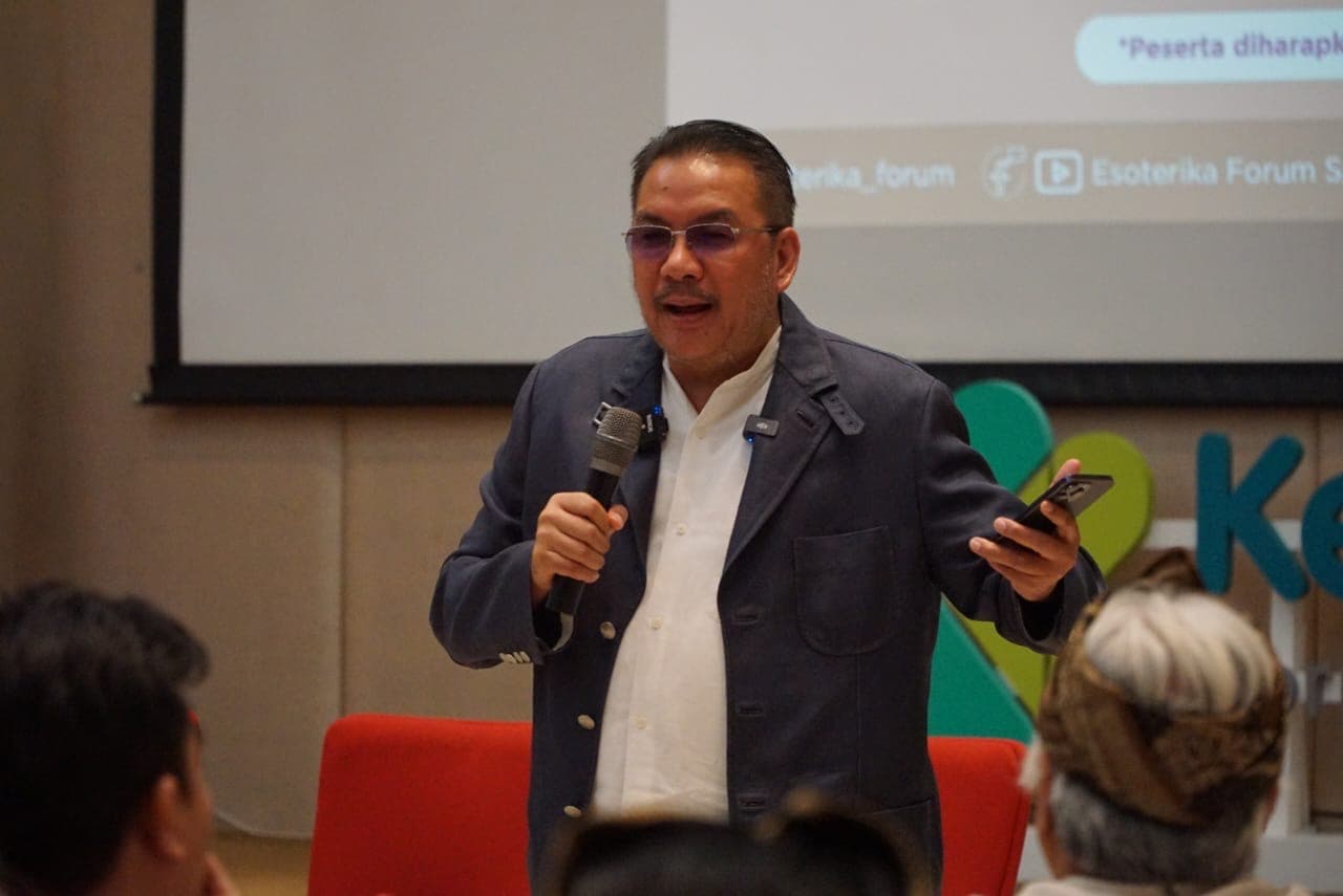 Denny JA Raih BRICS Award for Literary Innovation, Inovasi Puisi Esai Diakui di Panggung Sastra Global