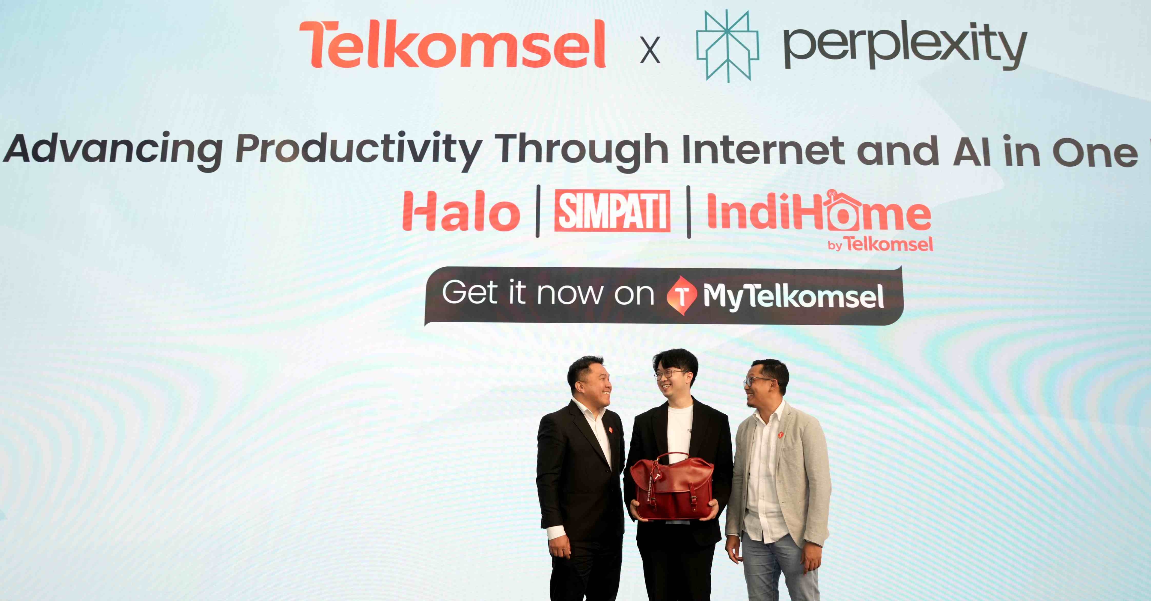 Hadirkan Paket Bundling AI Pertama di Indonesia, Telkomsel dan Perplexity Umumkan Kemitraan Strategis