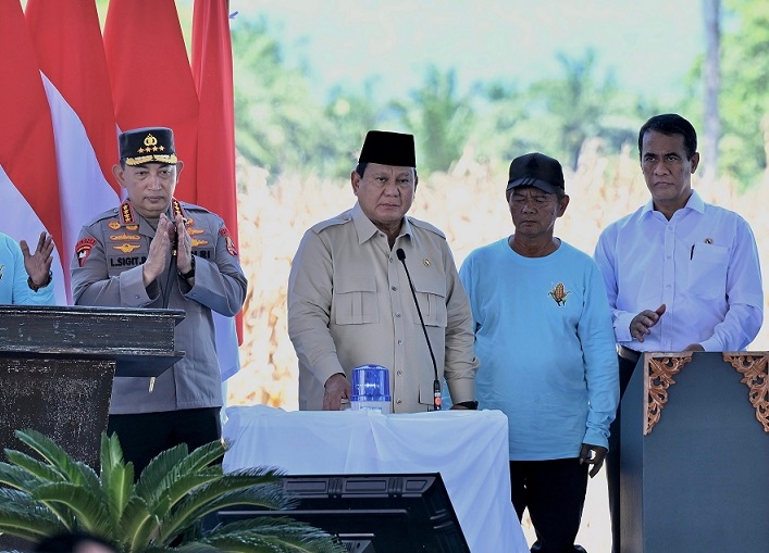 Presiden Prabowo Resmikan Groundbreaking 18 Gudang Polri dan Gudang Dryer Jagung