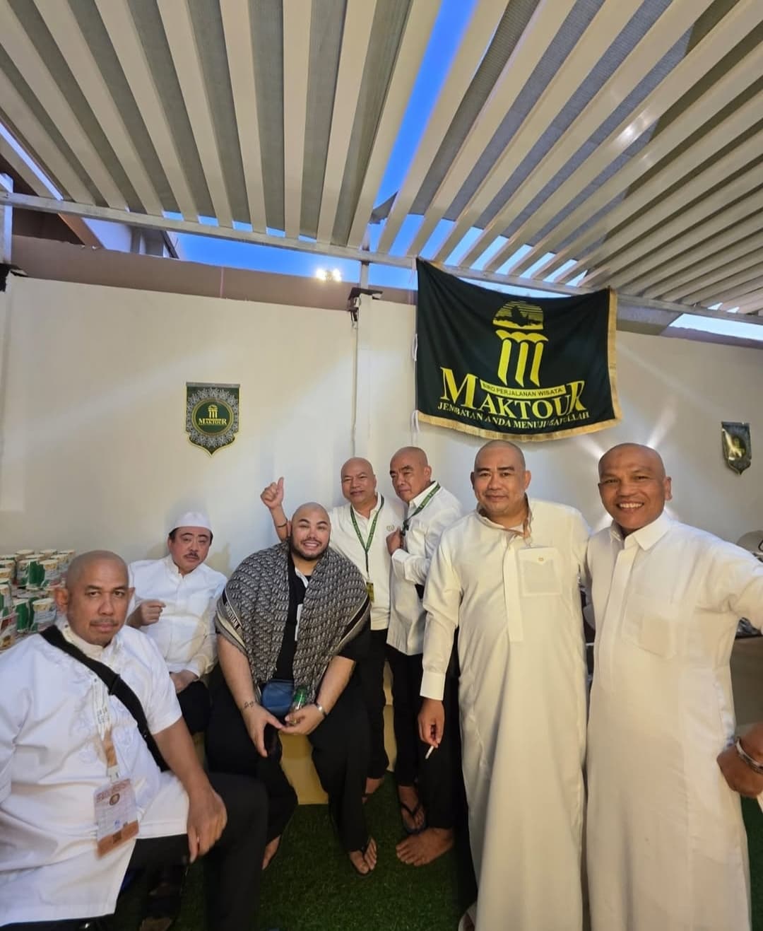 Ivan Gunawan Curhat Pengalaman Haji, Ngelus Dada: Lagi Doa Khusyuk, Tiba-tiba Difoto