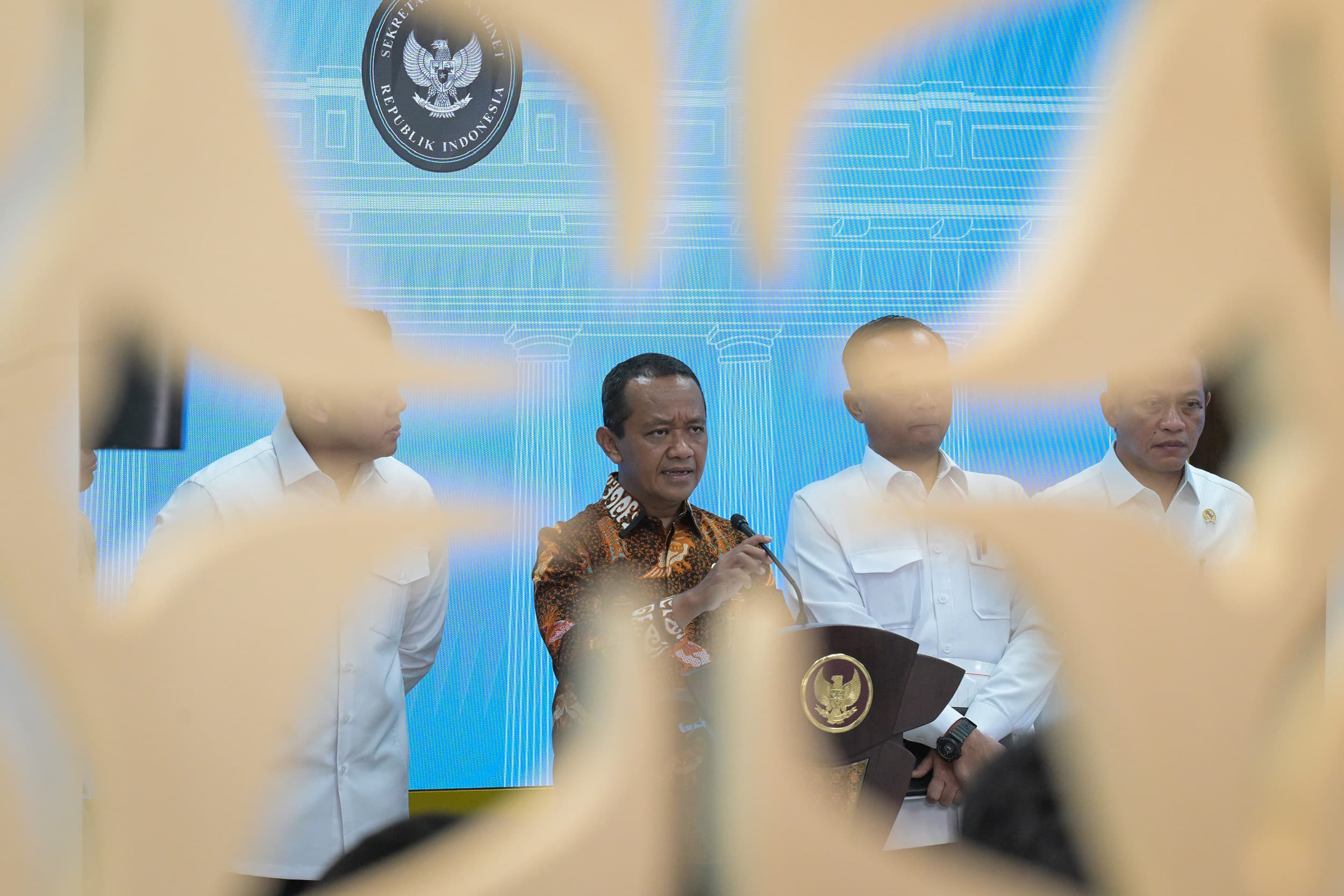 Bahlil: Pemerintah Siapkan Regulasi Legalkan Sumur Minyak Rakyat