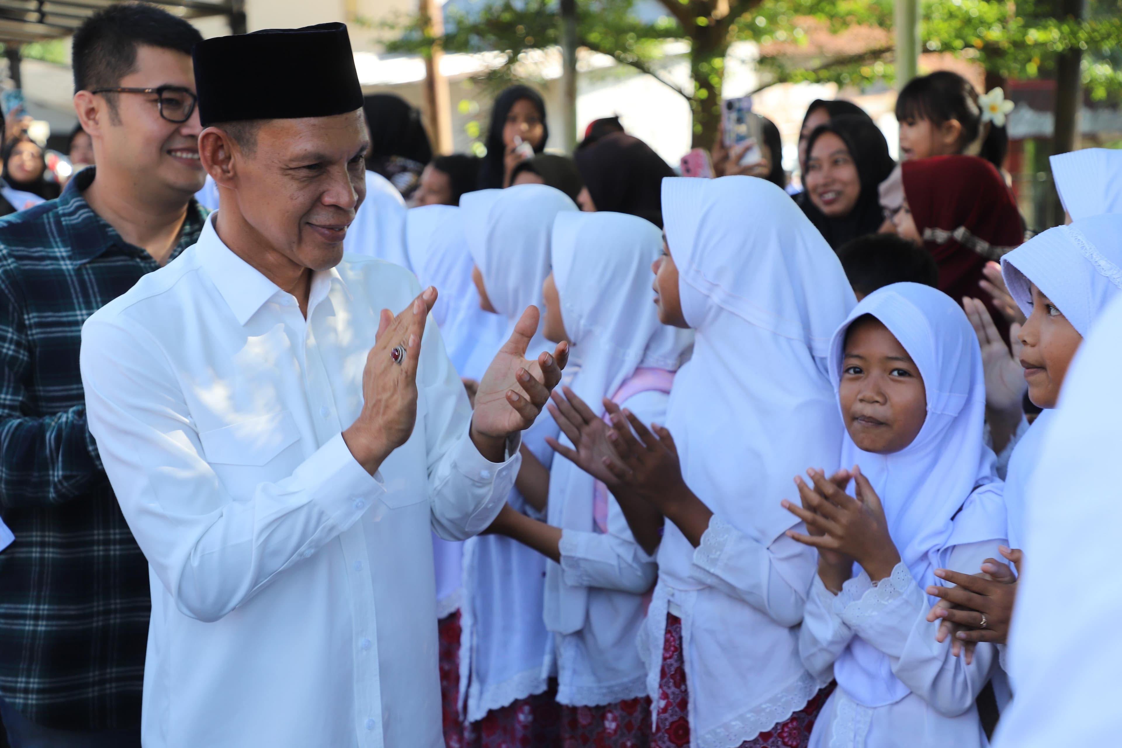 Program MBG Disambut Antusias, Jaro Ade: Masyarakat Merasakan Manfaatnya