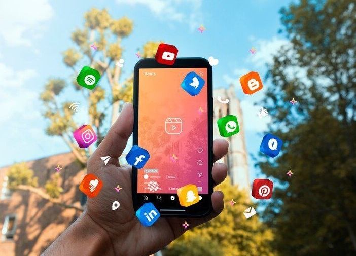 Kecanduan Media Sosial? Ini 5 Tanda Kamu Butuh Social Detox dan Cara Memulainya