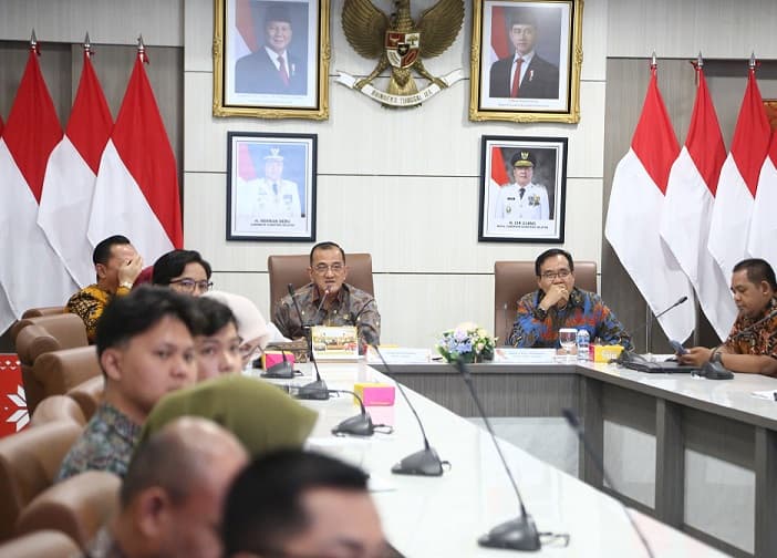 Sekda Sumsel Edward Candra Pimpin Rapat Penguatan Administrasi Kepegawaian, Fokus pada Disiplin dan Digitalisasi ASN