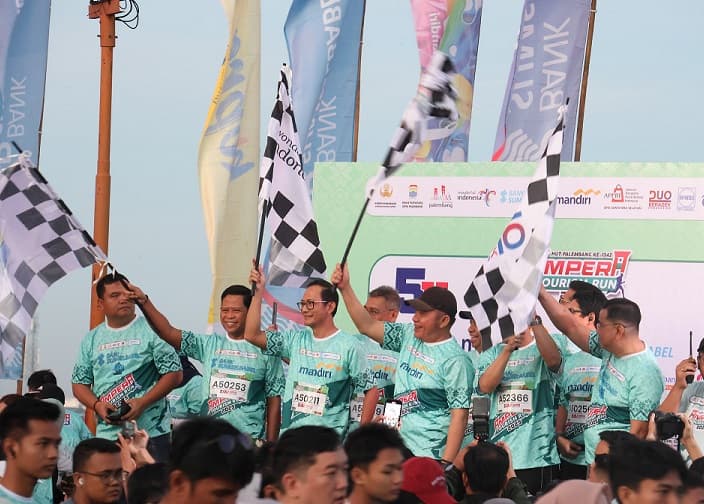 Gubernur Herman Deru Lepas Ribuan Pelari dalam Ampera Tourism Run 2025, Dorong Gaya Hidup Sehat dan Pariwisata