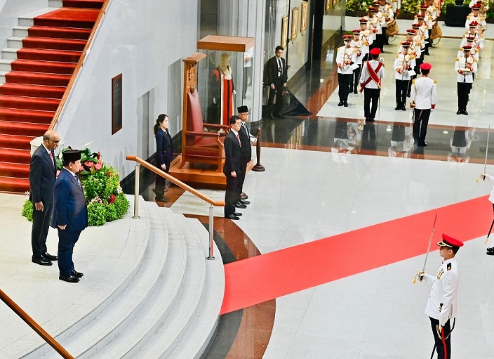 Disambut Upacara Kenegaraan, Presiden Prabowo Dianggap Teman Lama Singapura