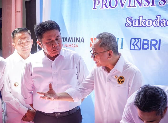 Gubernur Herman Deru Dampingi Menko Pangan Luncurkan Koperasi Merah Putih di Palembang