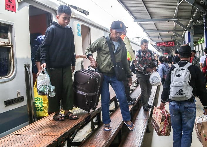 Jumlah Pengguna Terus Meningkat, Ini Alasan Kereta Api Masih Menjadi Moda Transportasi Pilihan di Indonesia