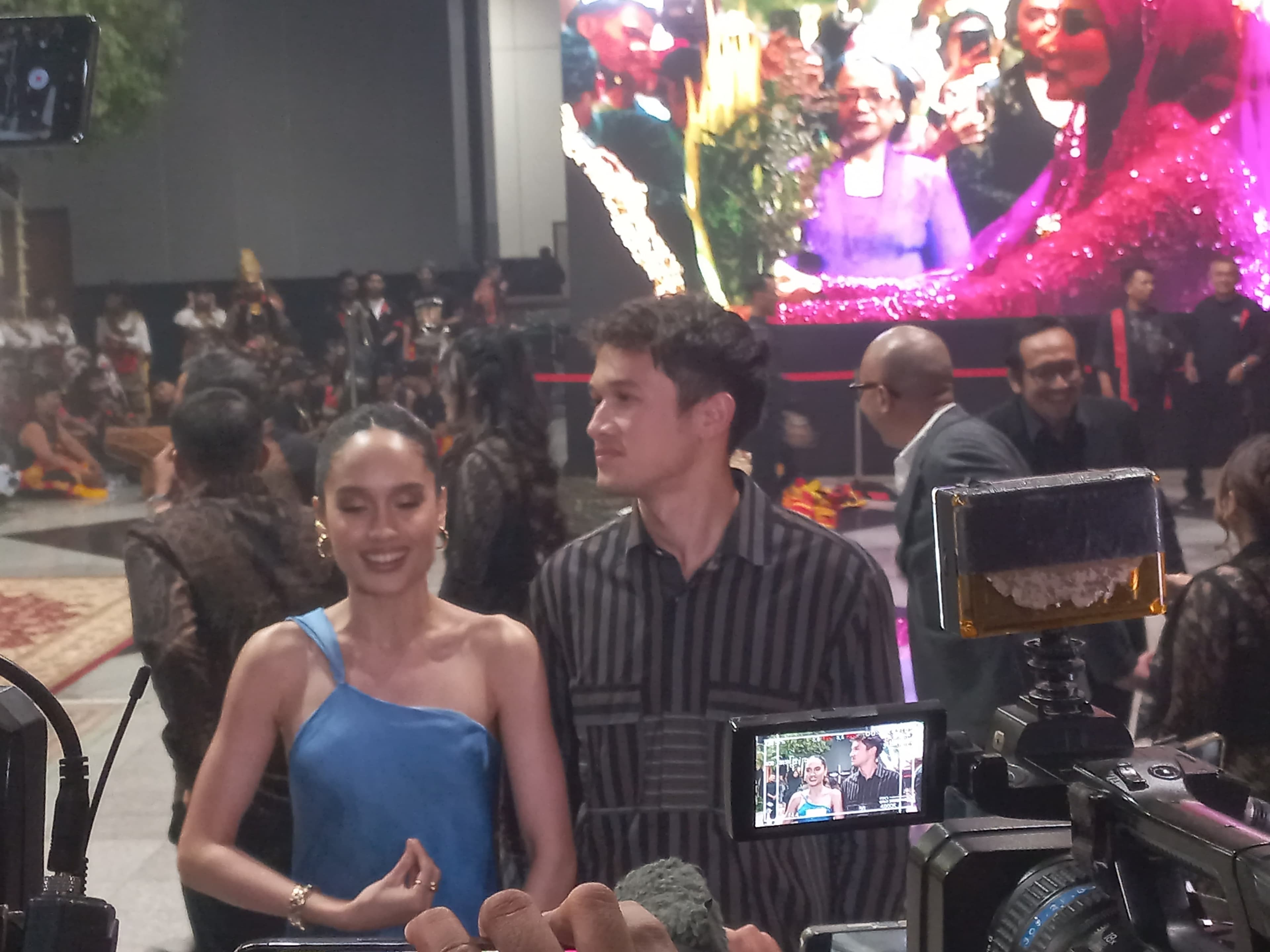 Tahun Baru Enggak Berpesta, Cinta Laura dan Arya Vasco Meditasi di Thailand