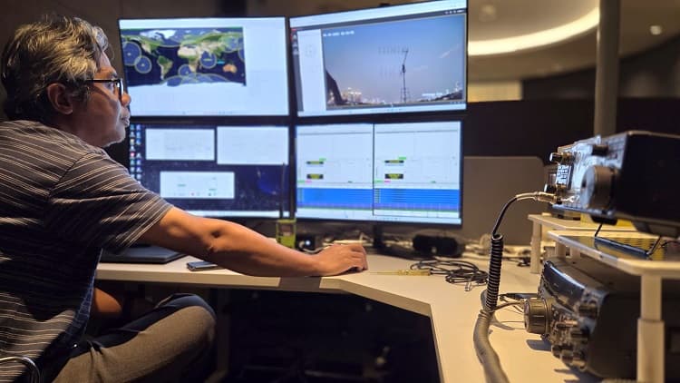 Stasiun Bumi Pakubuwono AMSAT-ID: Teknologi Canggih dari Komunitas Radio Amatir Satelit Indonesia