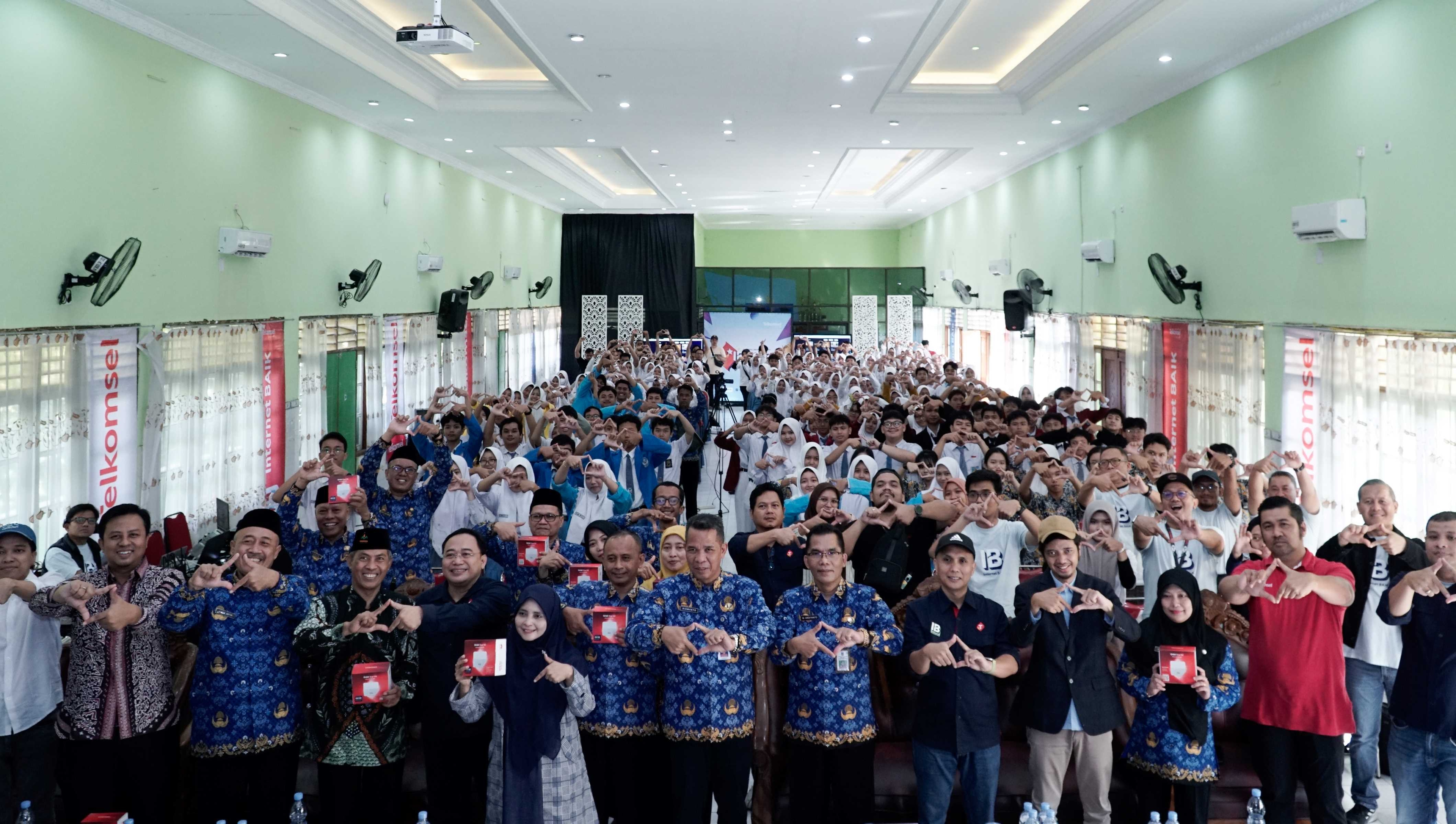 Telkomsel Rampungkan IBFEST Series 9, Tingkatkan Literasi Digital dan Pemanfaatan AI Ciptakan Dampak bersama 10.000 Pelajar & Guru