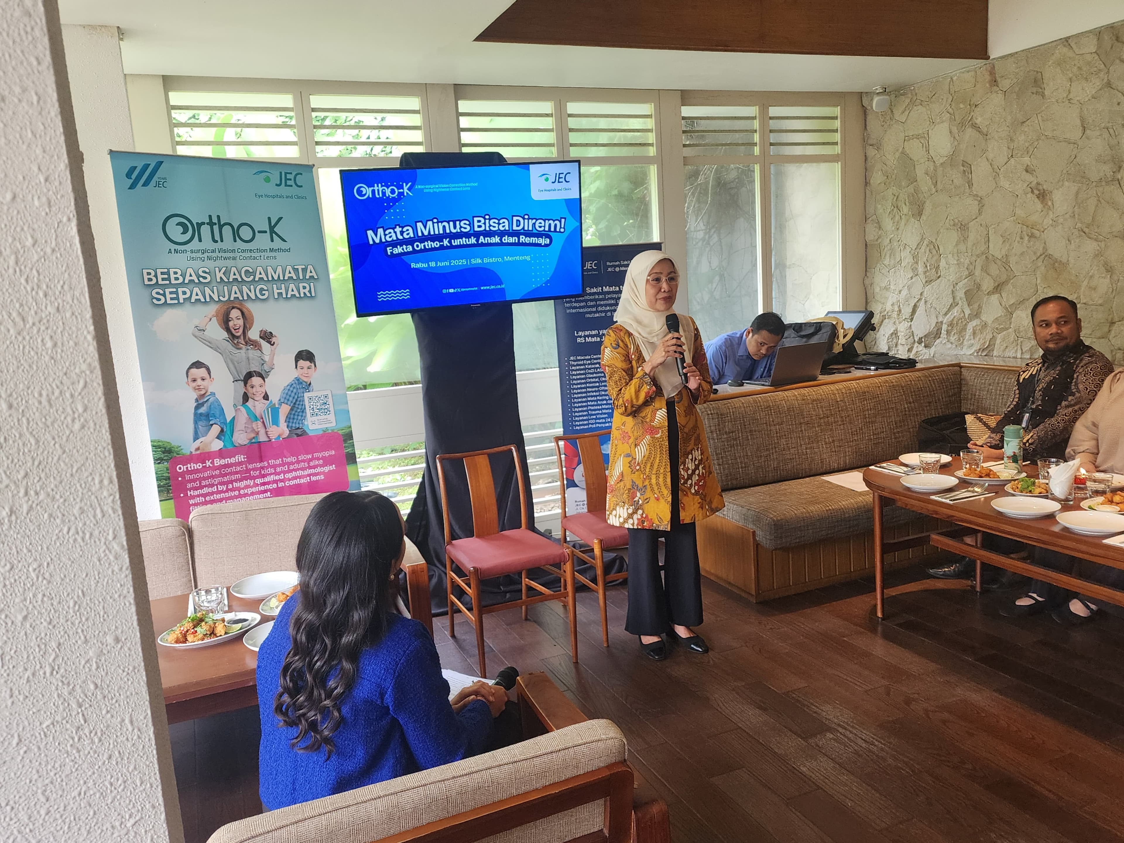 Prosedur Orto-K Bisa Hentikan Progesi Mata Minus Anak dan Remaja