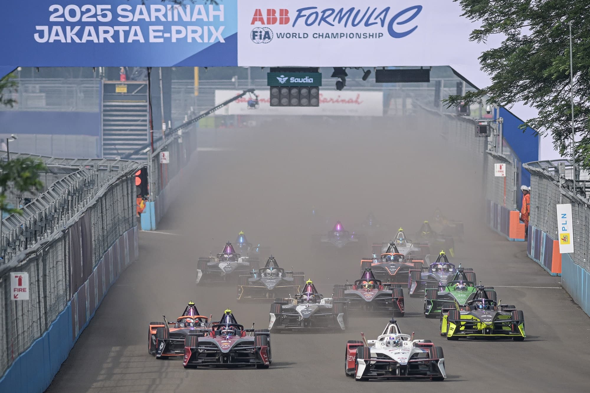 Formula E Jakarta: Curi Momentum di Akhir Balapan, Dan Ticktum Juara di Ancol!
