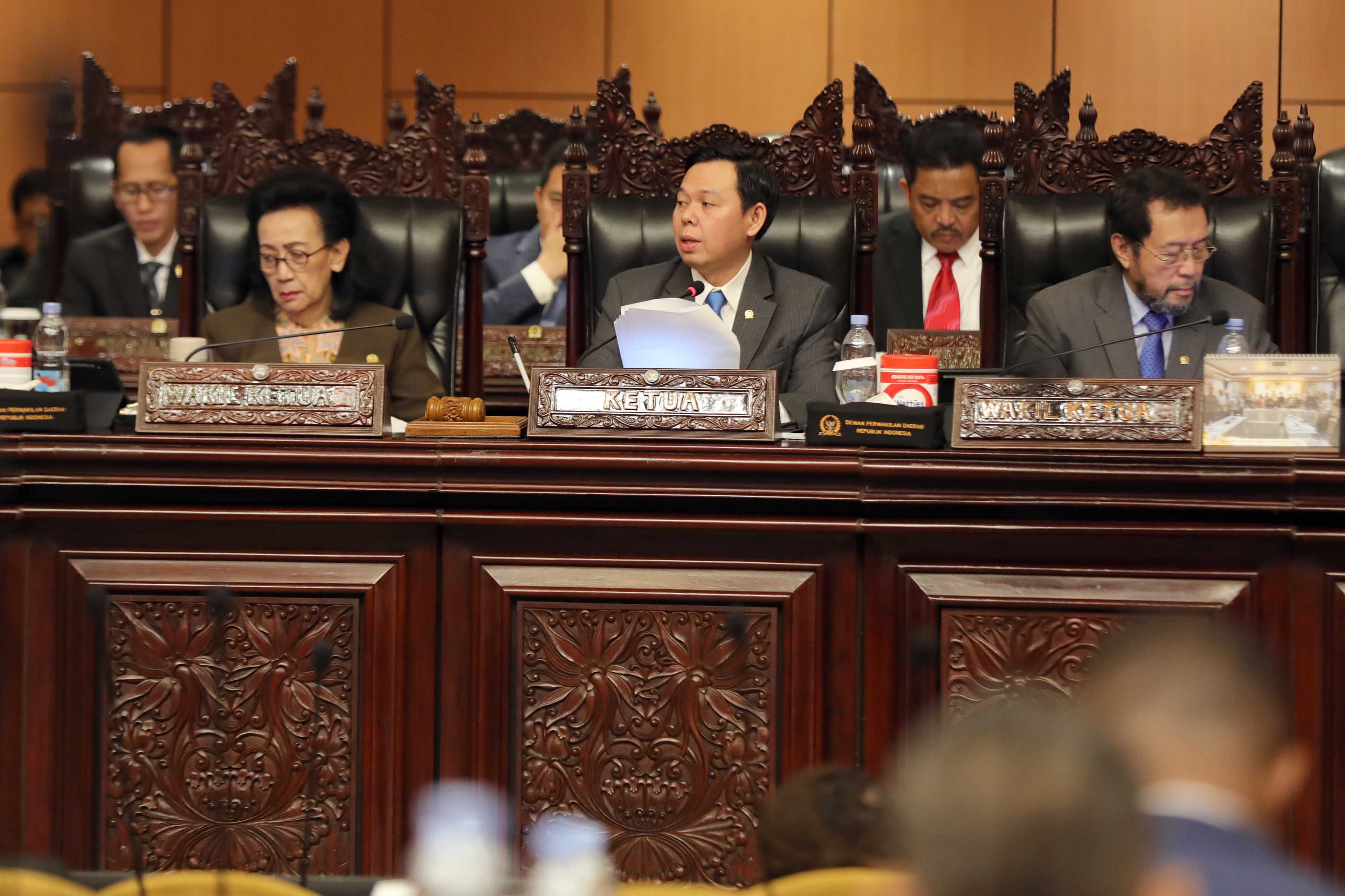 Ditodong Gubernur Bengkulu di Bandara, Ketua DPD RI Gercep Telepon Menkes