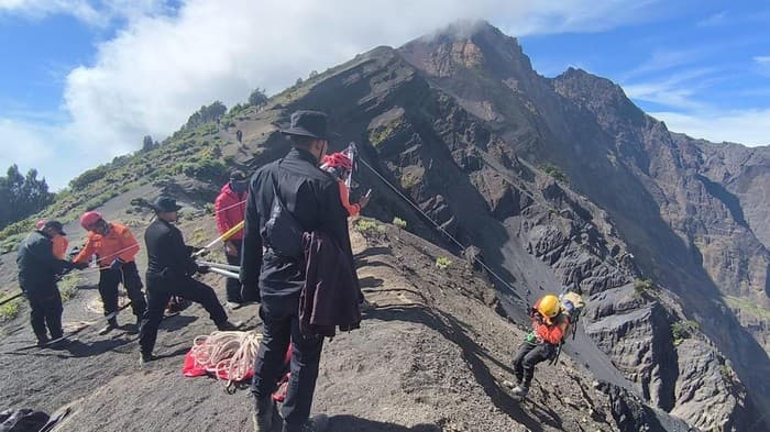 Jatuh di Gunung Rinjani, Turis Brasil Ditemukan di Jurang Sedalam 500 Meter
