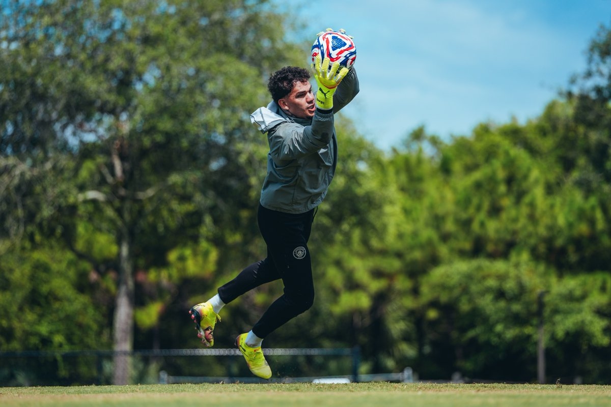 Bursa Transfer: Ederson Tegaskan Isu Hengkang dari Manchester City 99 Persen Berita Palsu