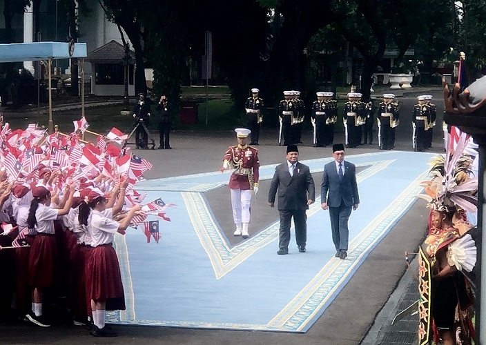 Presiden Prabowo Sambut PM Anwar Ibrahim dengan Upacara Kenegaraan di Istana Merdeka