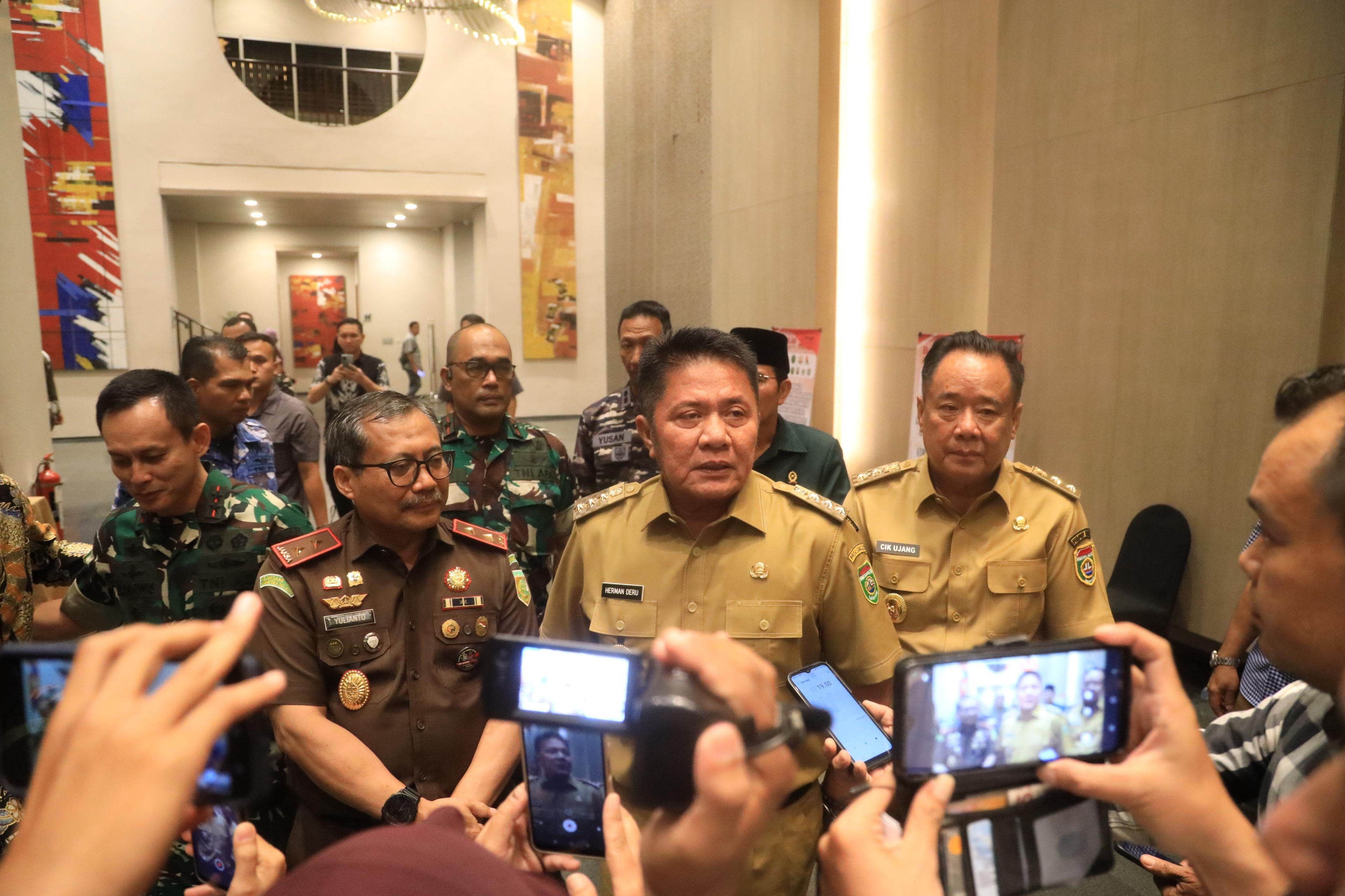 Jembatan Ambruk, Gubernur Herman Deru Desak Revisi Aturan Angkutan Berat